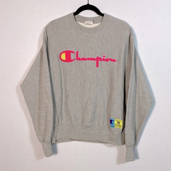 Champion Reverse Weave Unisex Heather Gray Crewneck Pink Logo size Medium - Picture 3 of 13